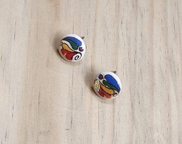 Brinco Estampado com Ouro Preso à Orelha - Imagem 2