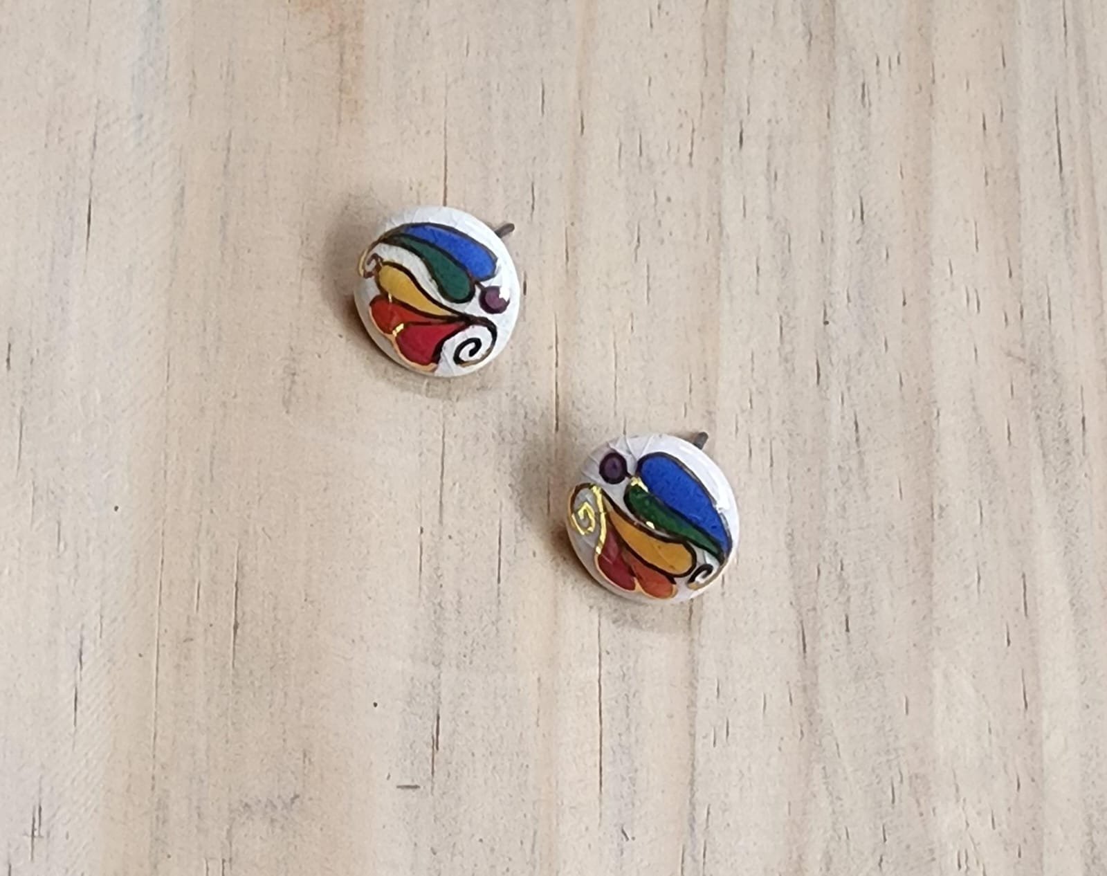 Brinco Estampado com Ouro Preso à Orelha - Imagem 2